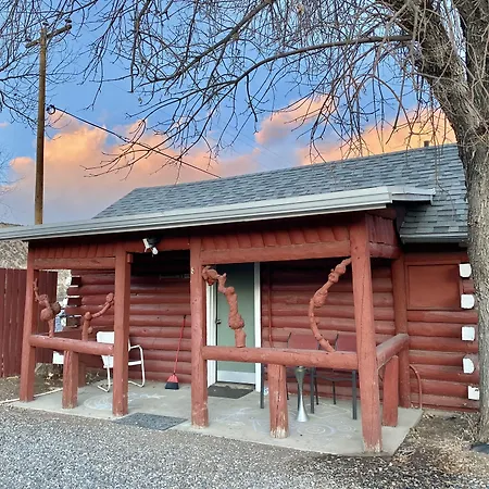 Roundtop Mountain Motel