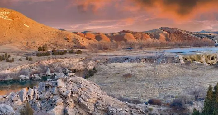 Roundtop Mountain Vista - And 2* Thermopolis