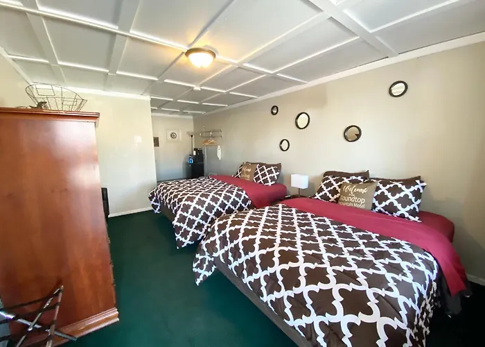 Roundtop Mountain Vista - And Hotel Thermopolis